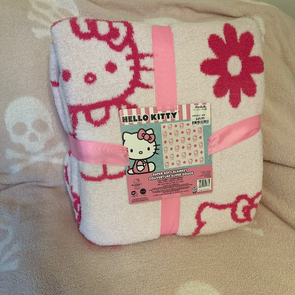 Hello Kitty Pink Reversible Full/Queen Blanket